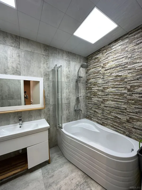 Kirayə verilir 4 otaqlı mənzil 160 m²