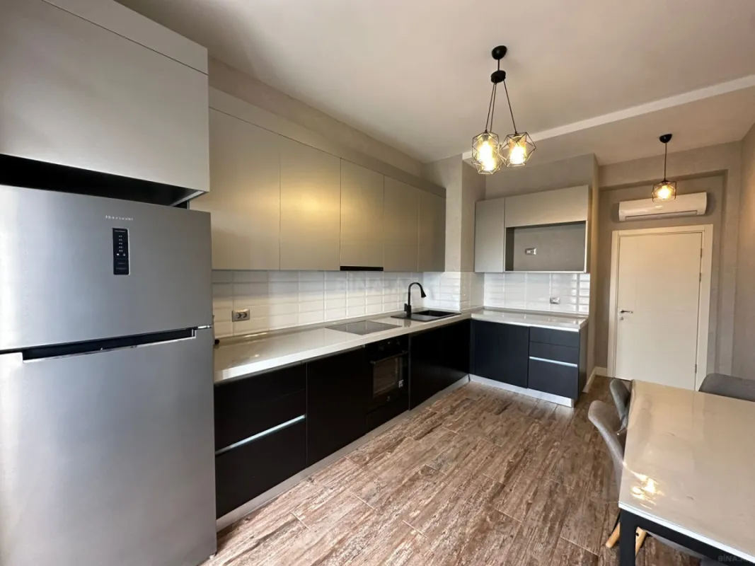 Kirayə verilir 4 otaqlı mənzil 160 m²