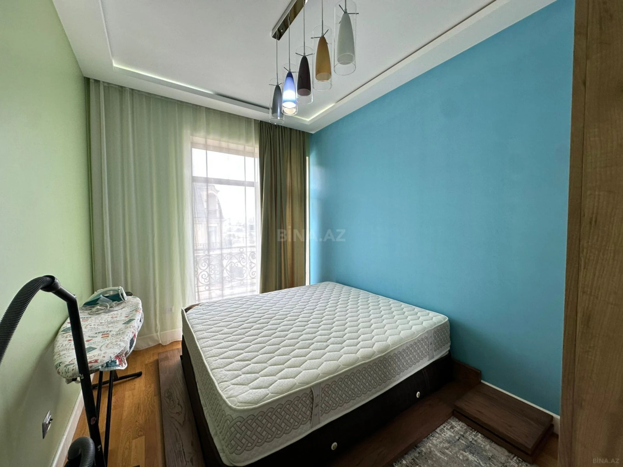 Kirayə verilir 4 otaqlı mənzil 160 m²