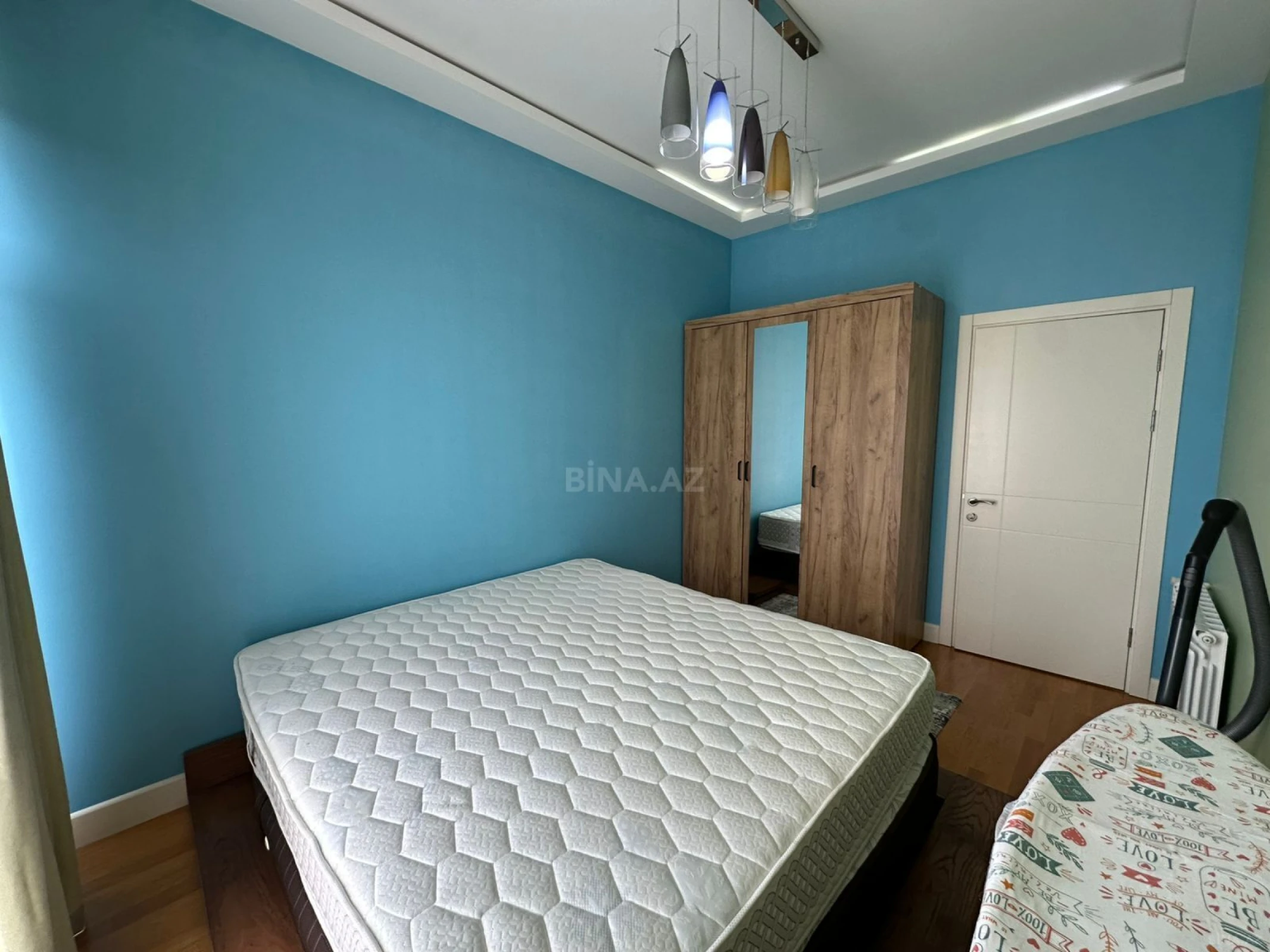 Kirayə verilir 4 otaqlı mənzil 160 m²