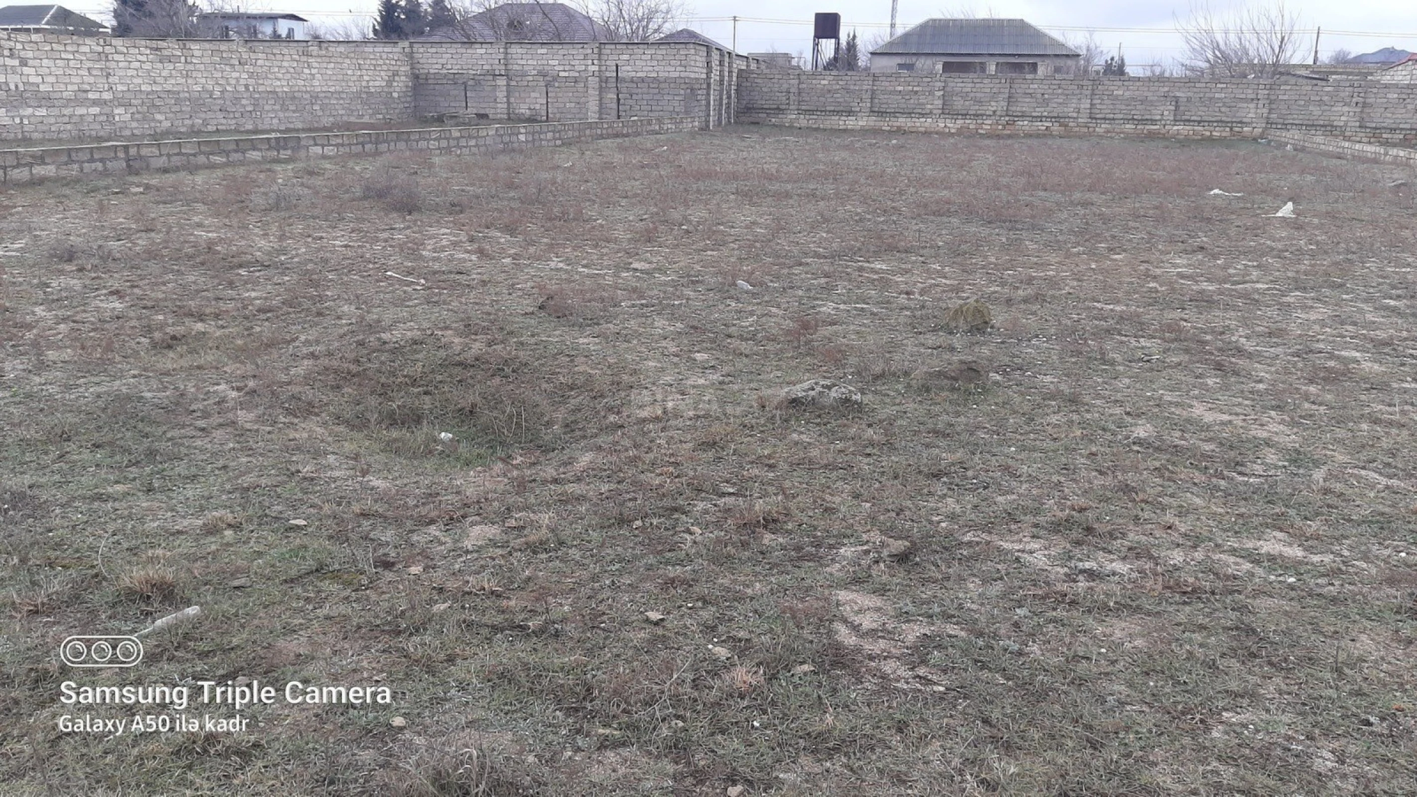 Satılır torpaq sahəsi 12 m²