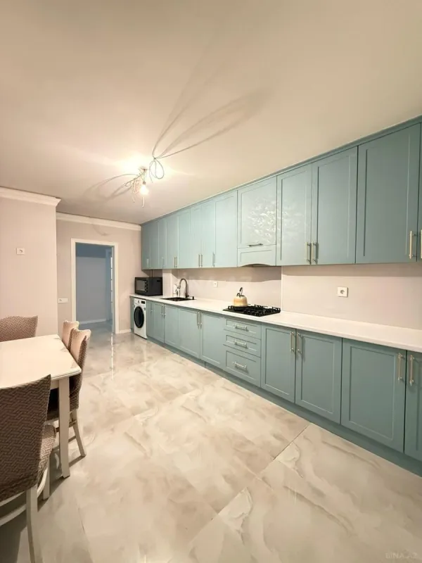 Satılır 5 otaqlı mənzil 127 m²
