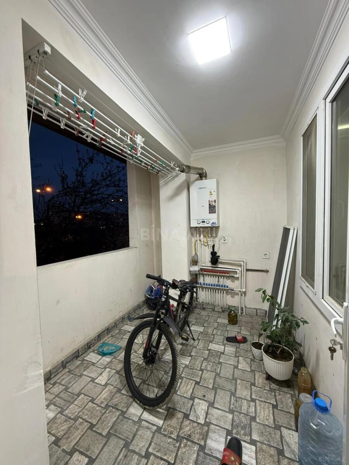 Satılır 5 otaqlı mənzil 127 m²