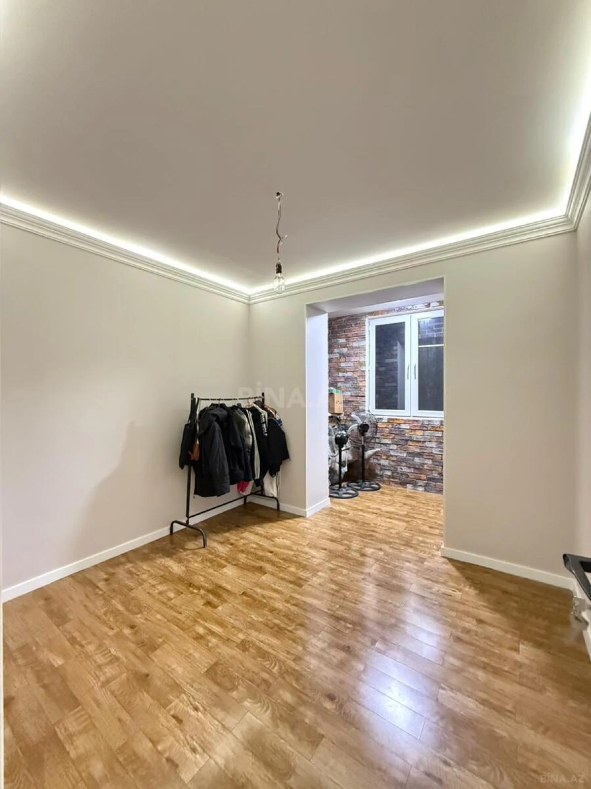 Satılır 5 otaqlı mənzil 127 m²