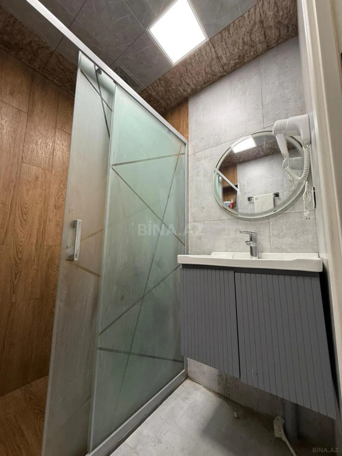 Satılır 5 otaqlı mənzil 127 m²