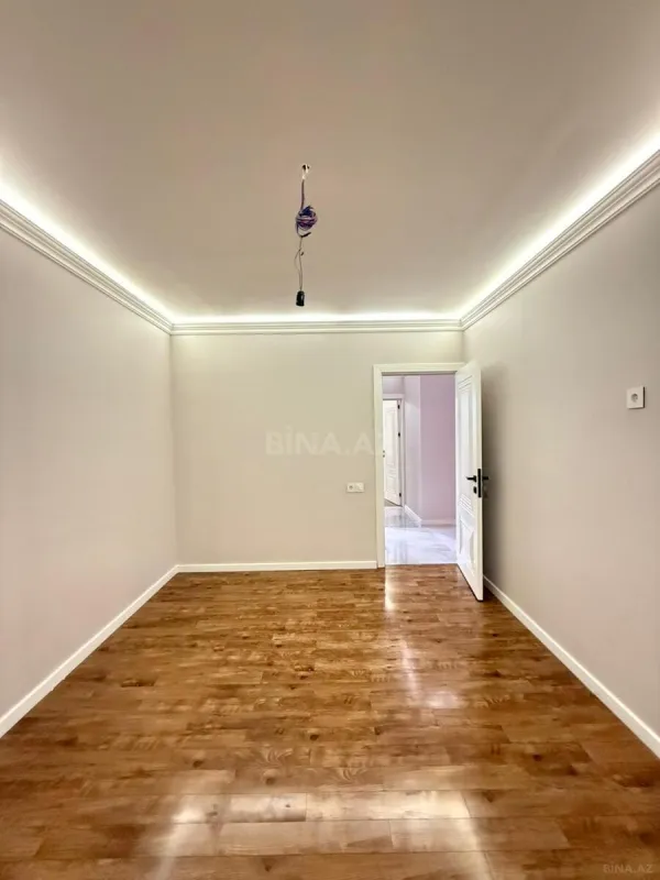 Satılır 5 otaqlı mənzil 127 m²