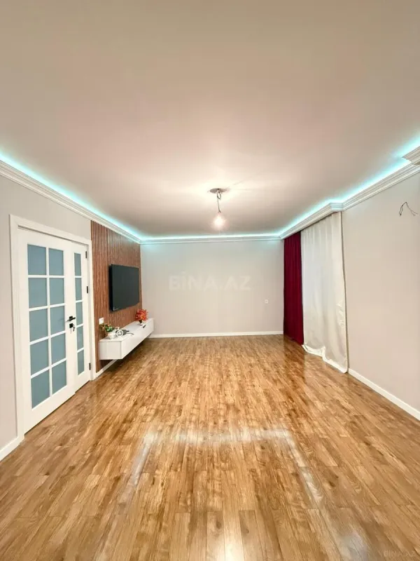 Satılır 5 otaqlı mənzil 127 m²