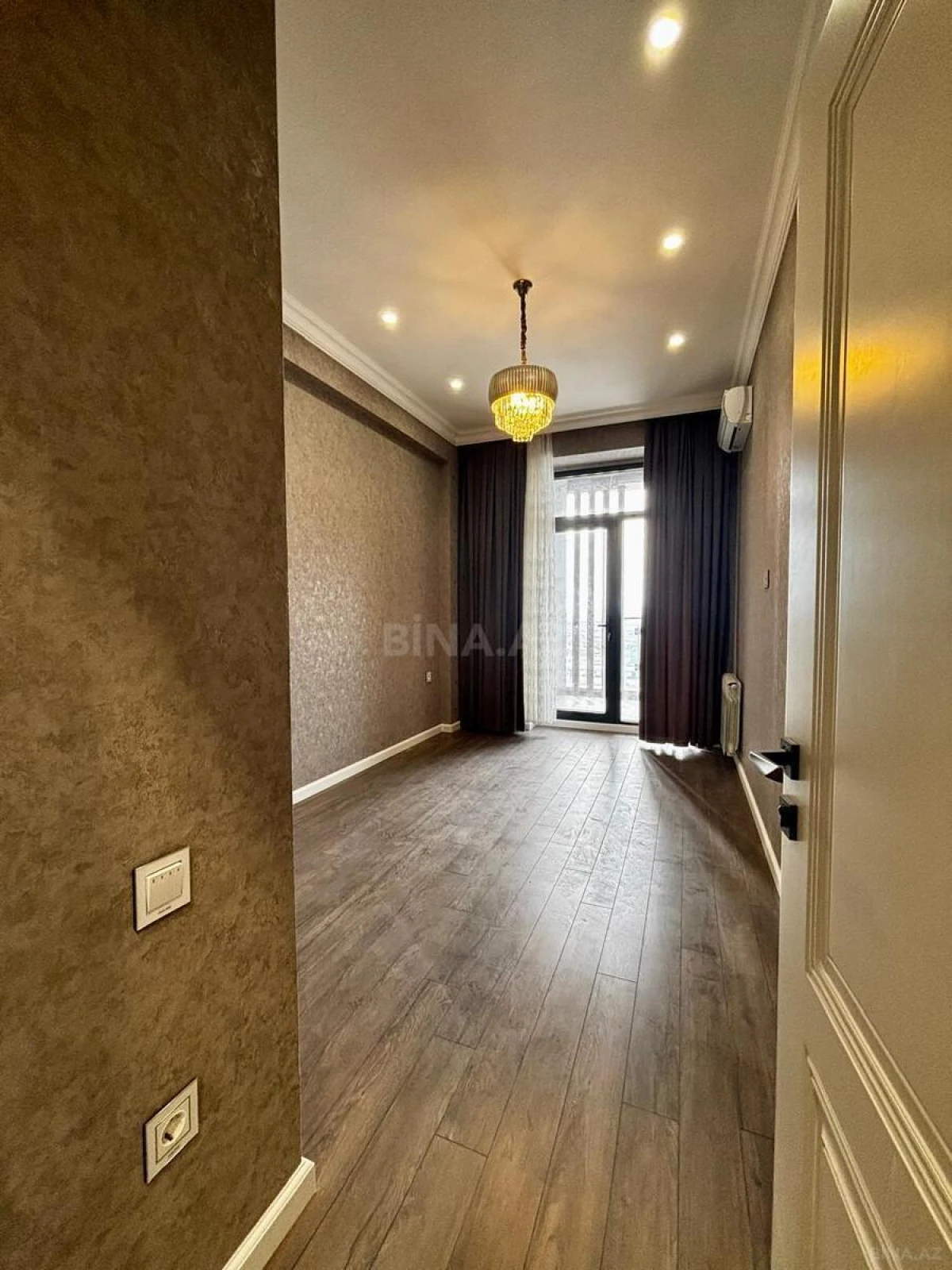 Satılır 2 otaqlı mənzil 61.7 m²
