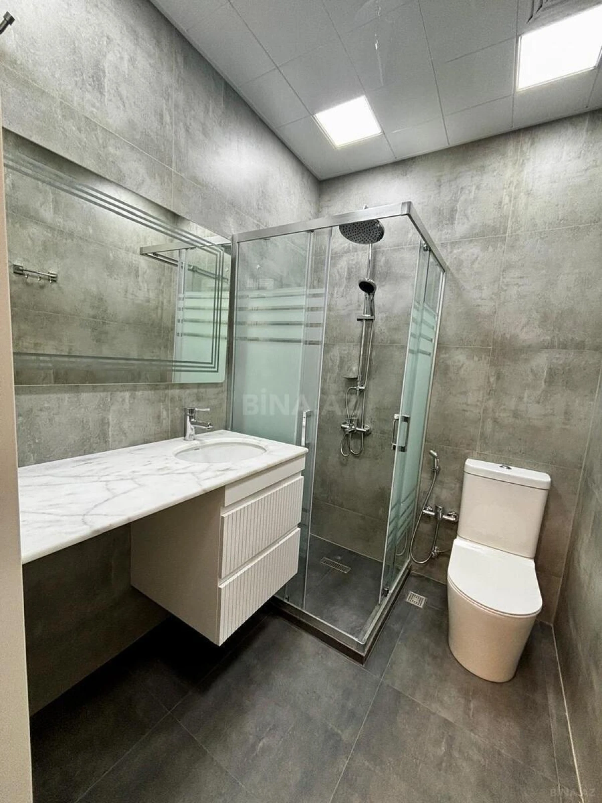 Satılır 2 otaqlı mənzil 61.7 m²