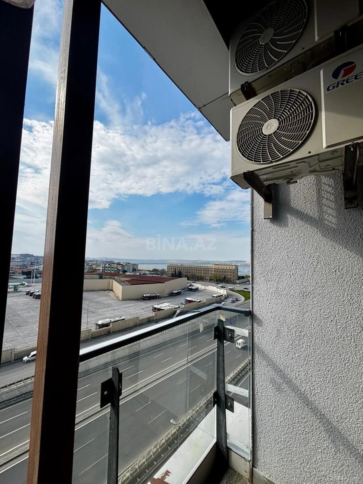 Satılır 2 otaqlı mənzil 61.7 m²