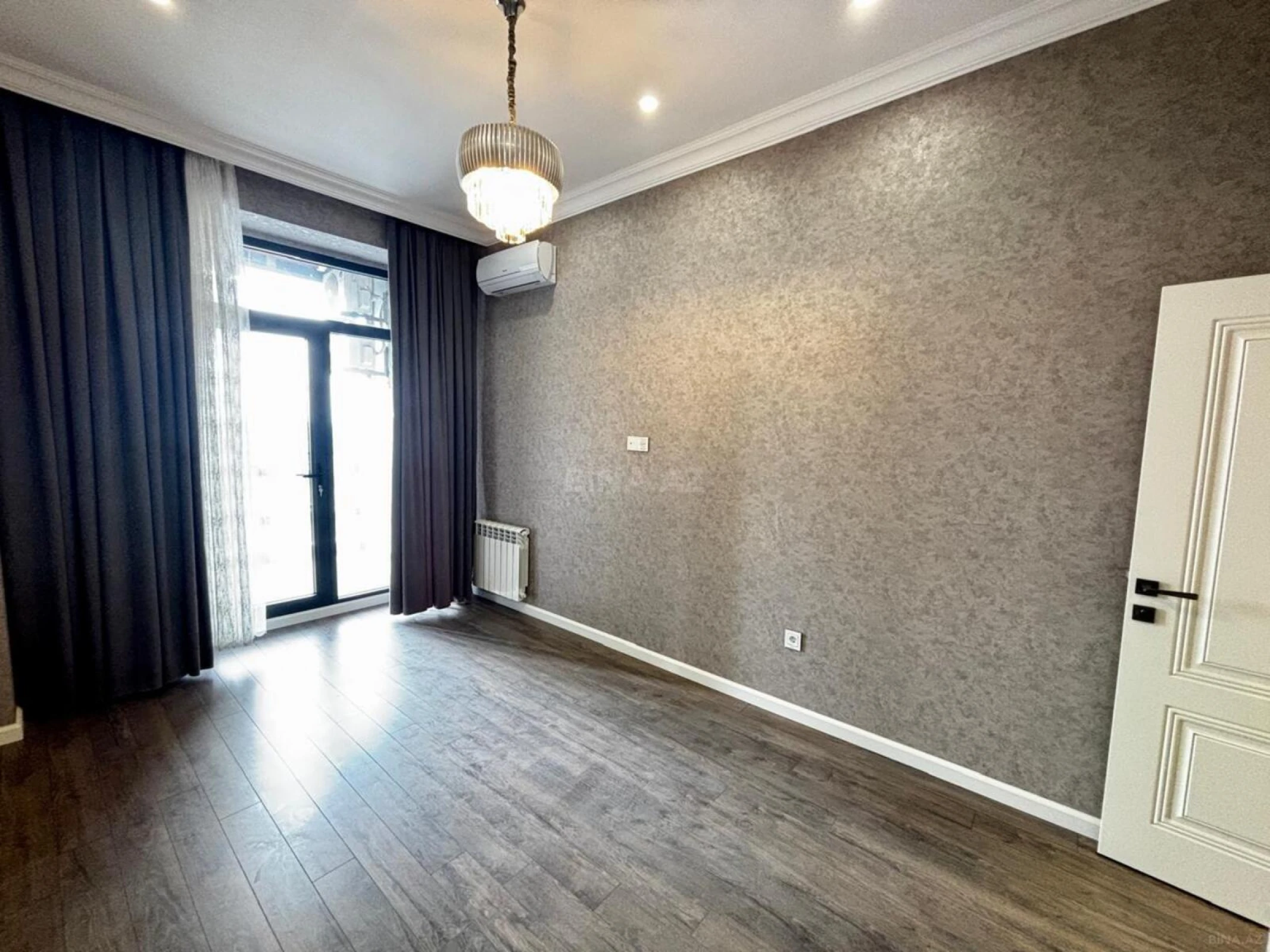 Satılır 2 otaqlı mənzil 61.7 m²