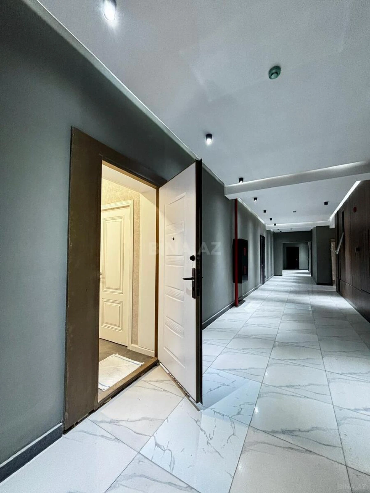 Satılır 2 otaqlı mənzil 61.7 m²