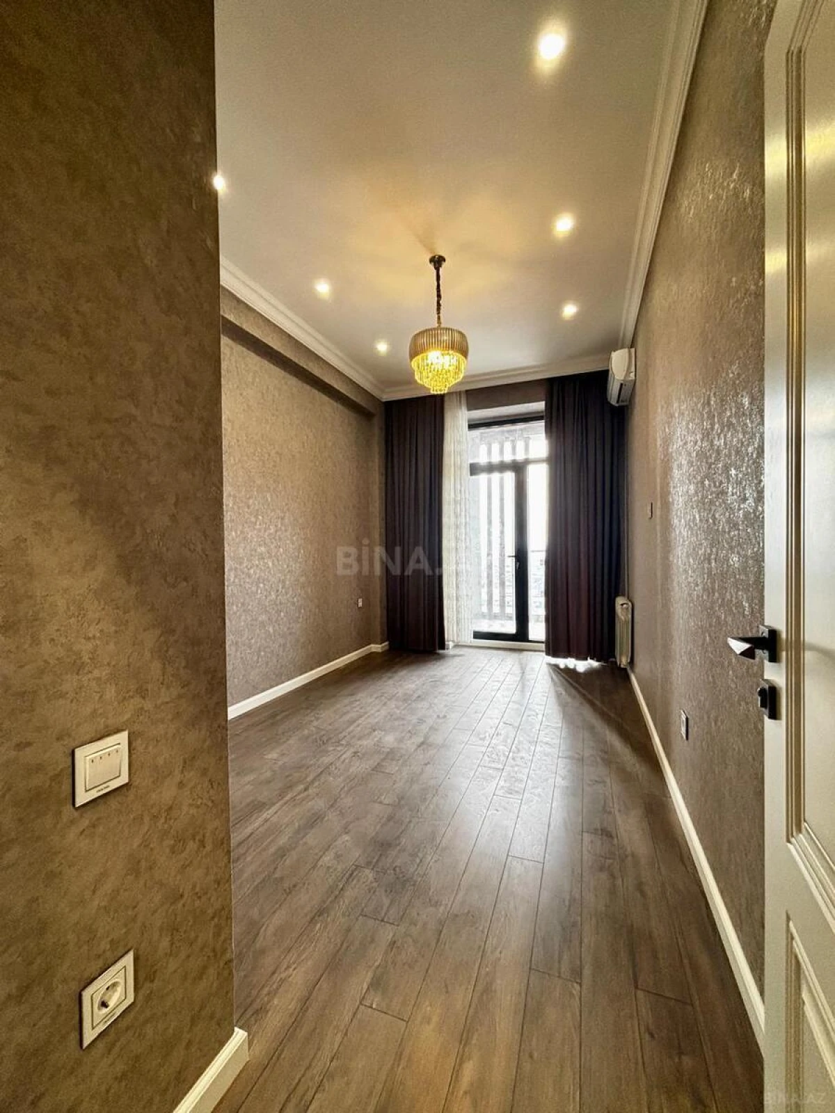 Satılır 2 otaqlı mənzil 61.7 m²