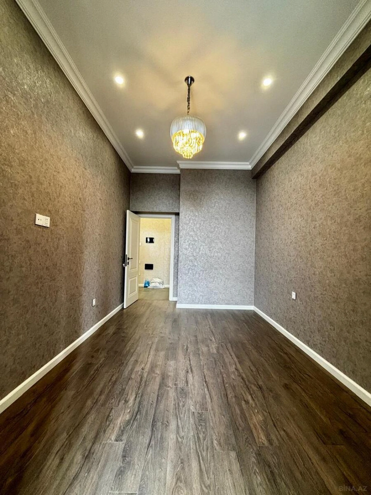 Satılır 2 otaqlı mənzil 61.7 m²