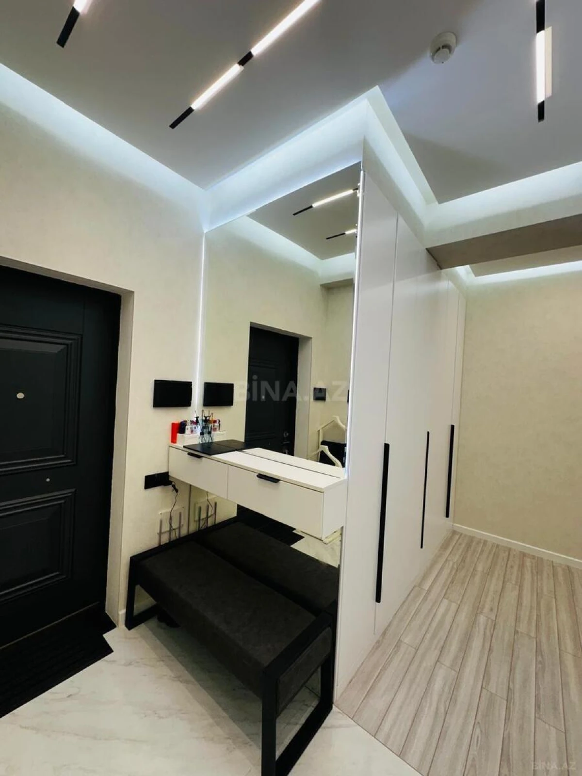 Satılır 3 otaqlı mənzil 110 m²