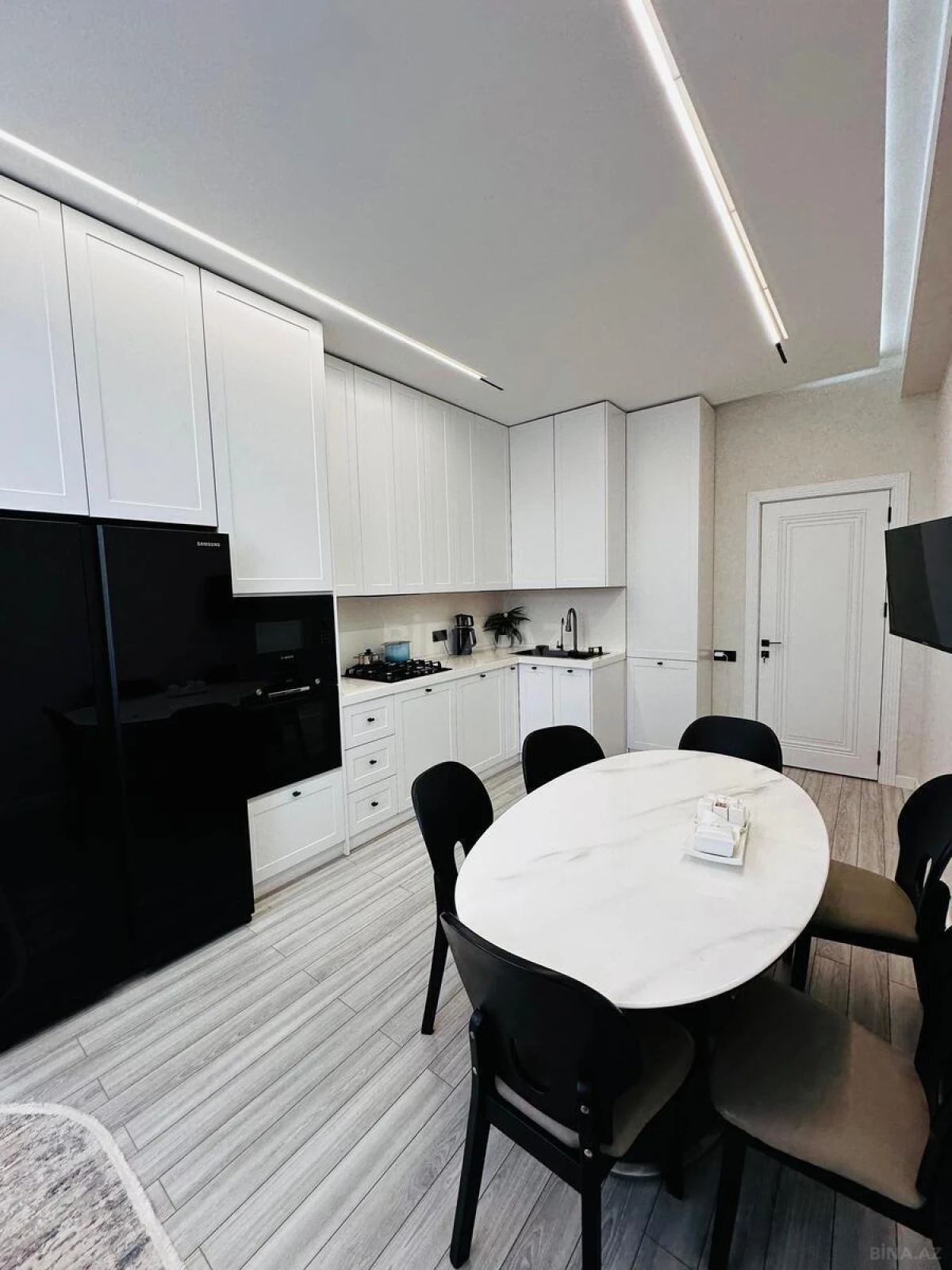 Satılır 3 otaqlı mənzil 110 m²