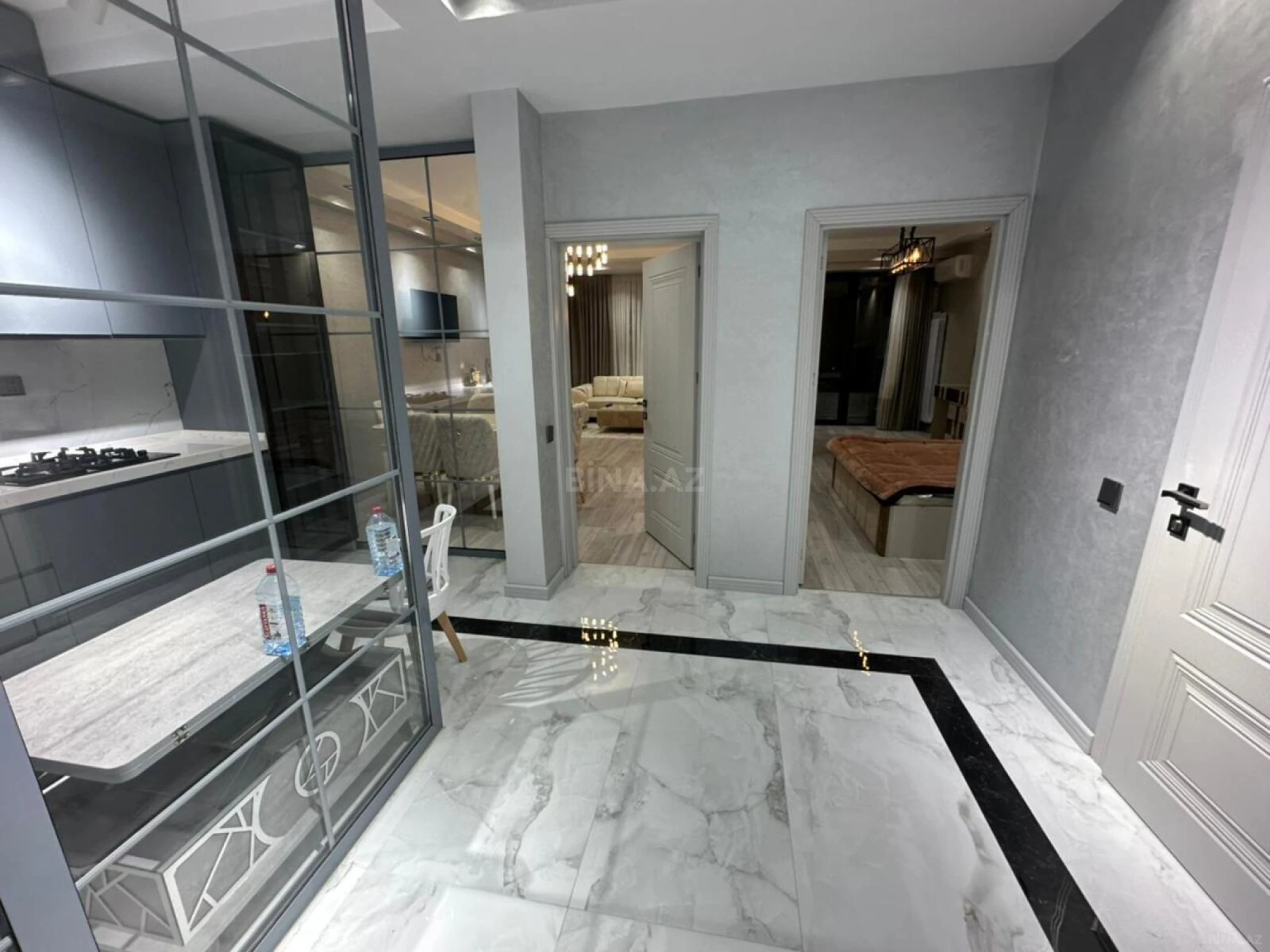 Kirayə verilir 2 otaqlı mənzil 80 m²