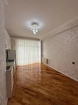 Satılır 2 otaqlı mənzil 82 m²
