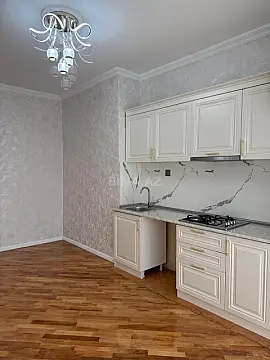 Satılır 2 otaqlı mənzil 82 m²
