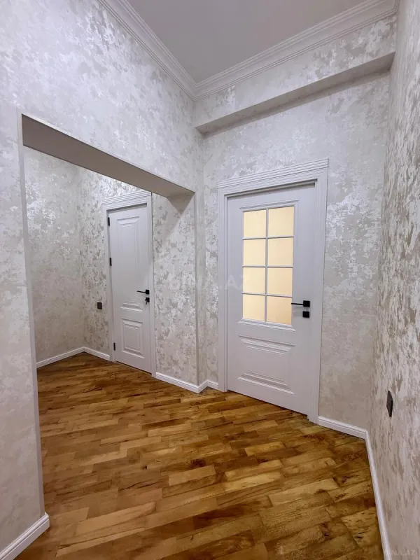 Satılır 2 otaqlı mənzil 82 m²