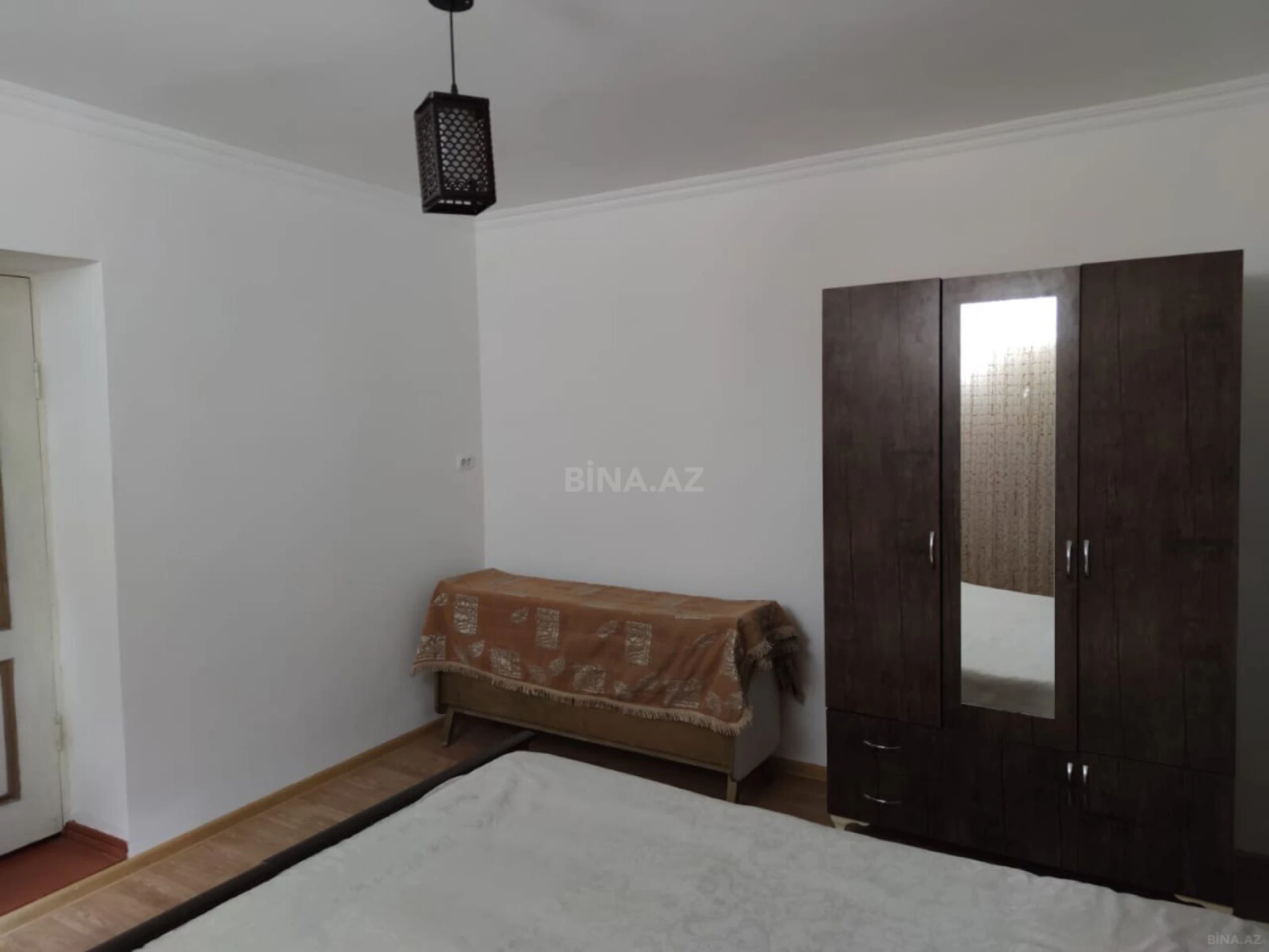 Satılır 8 otaqlı həyət evi 250 m²
