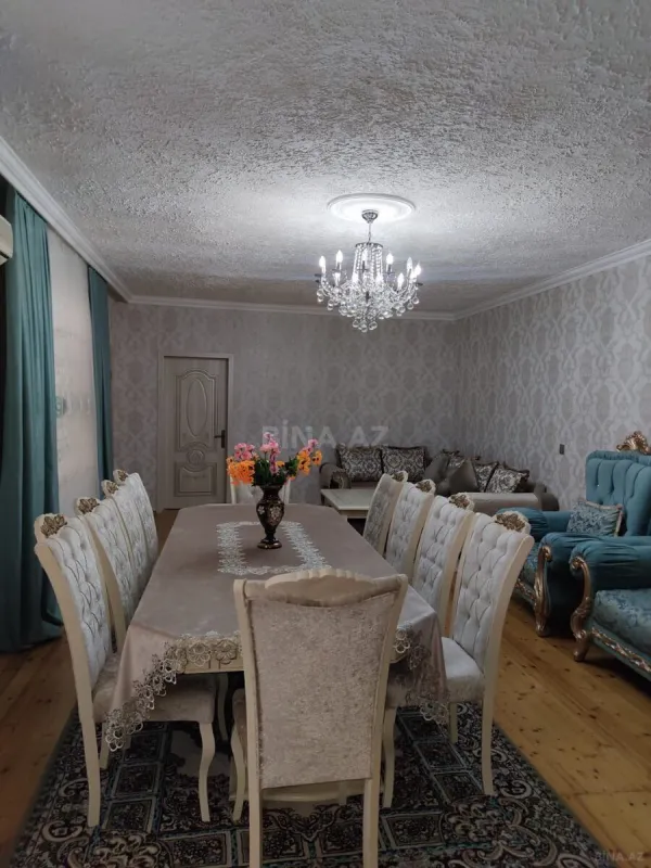 Satılır 8 otaqlı həyət evi 250 m²
