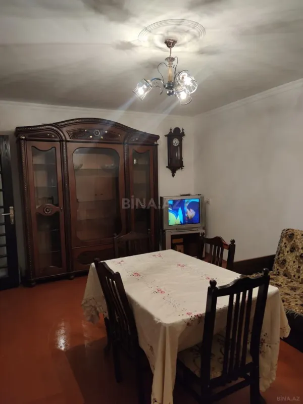 Satılır 8 otaqlı həyət evi 250 m²