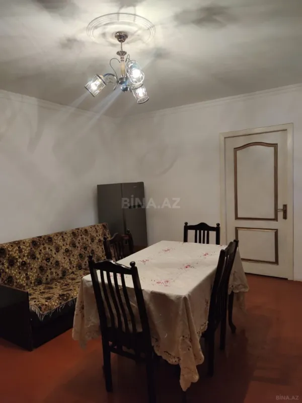 Satılır 8 otaqlı həyət evi 250 m²