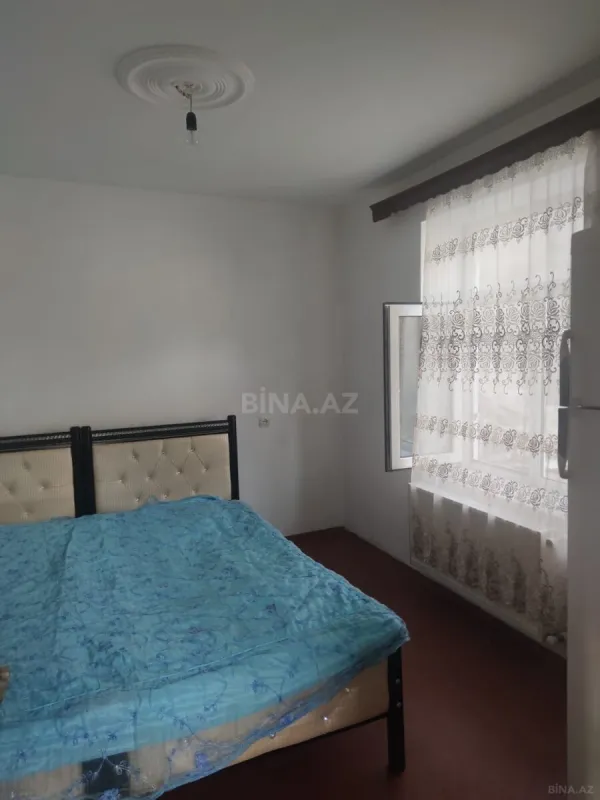 Satılır 8 otaqlı həyət evi 250 m²