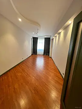 Satılır 3 otaqlı mənzil 130 m²