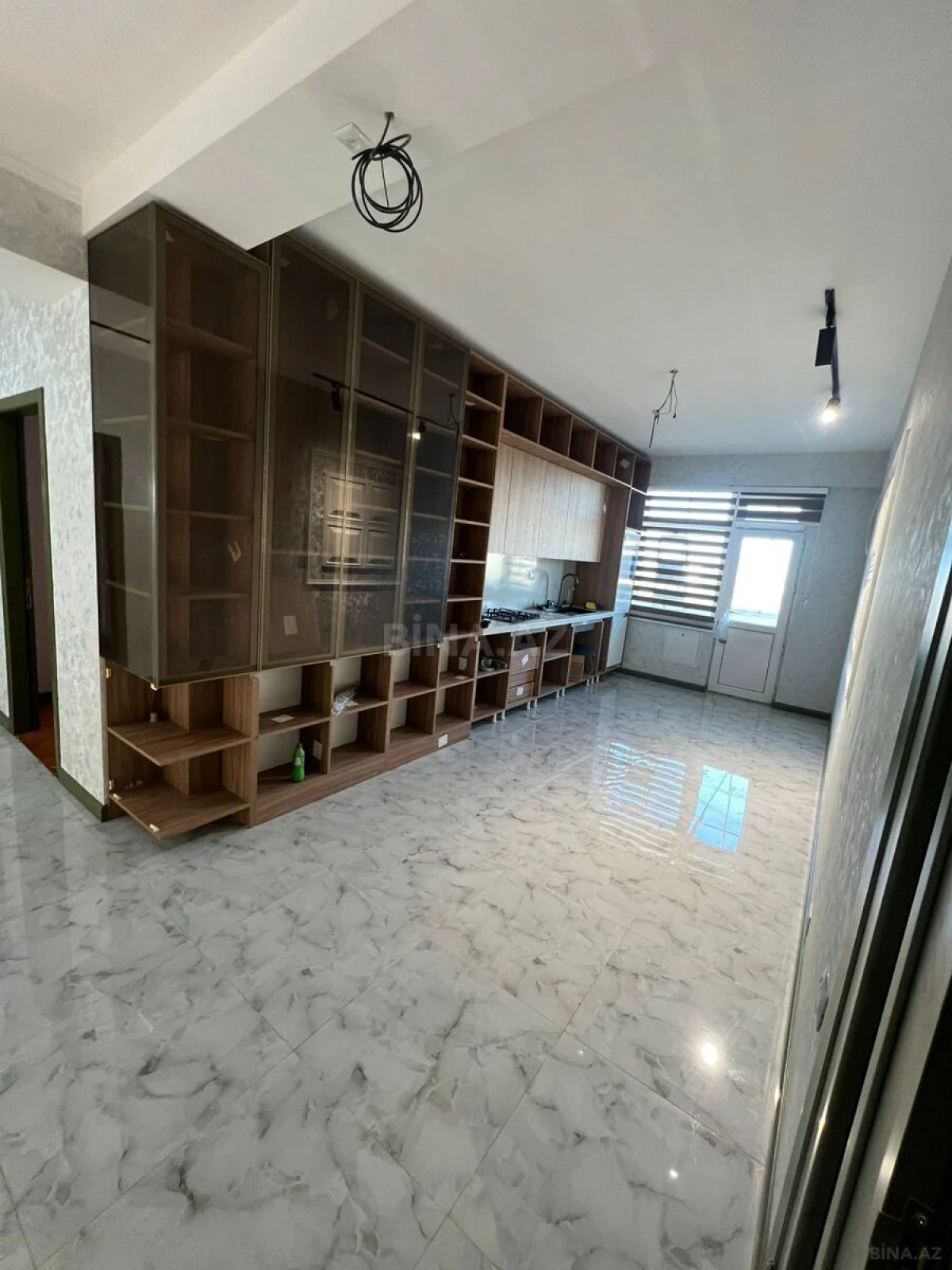 Satılır 3 otaqlı mənzil 130 m²