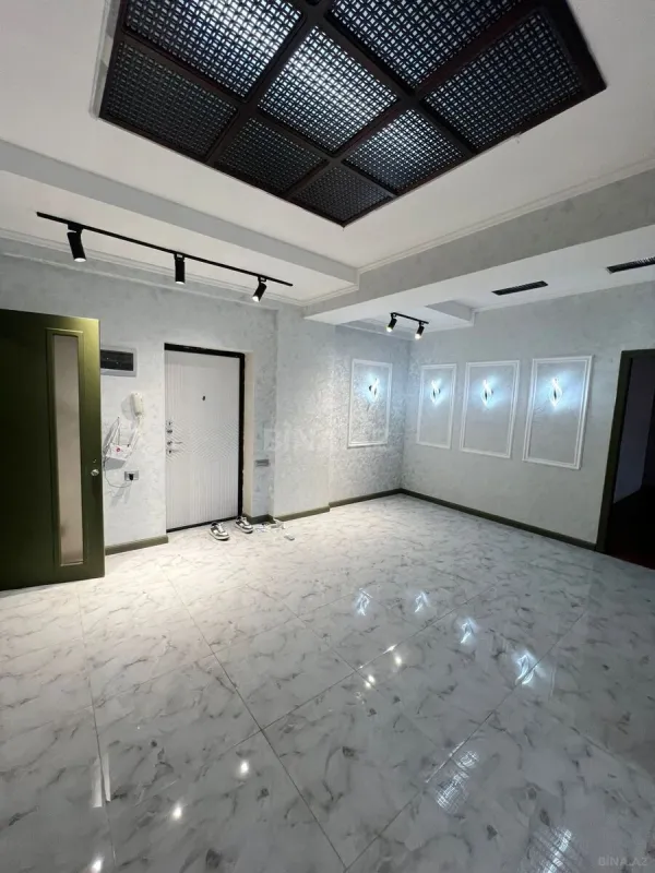 Satılır 3 otaqlı mənzil 130 m²