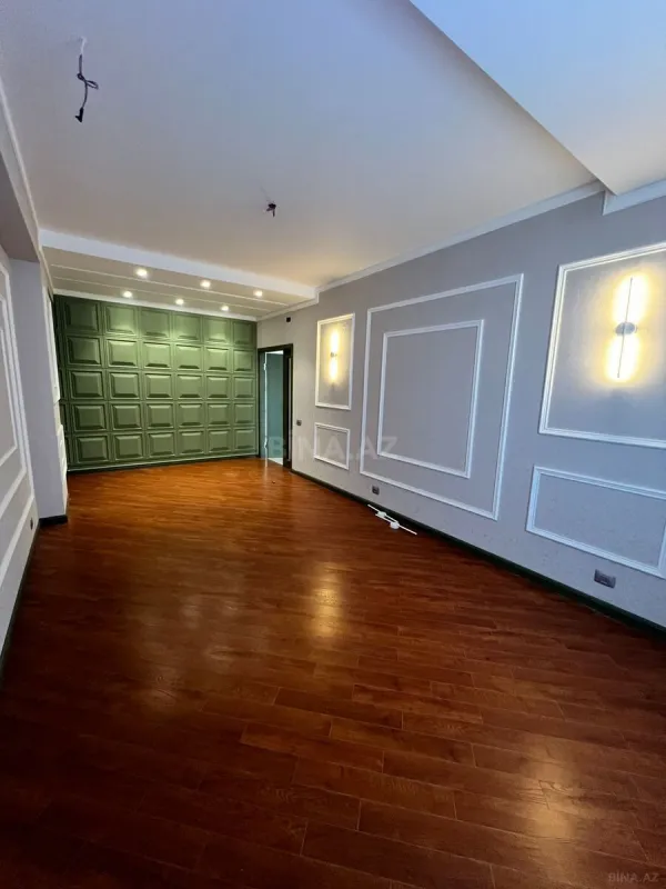 Satılır 3 otaqlı mənzil 130 m²