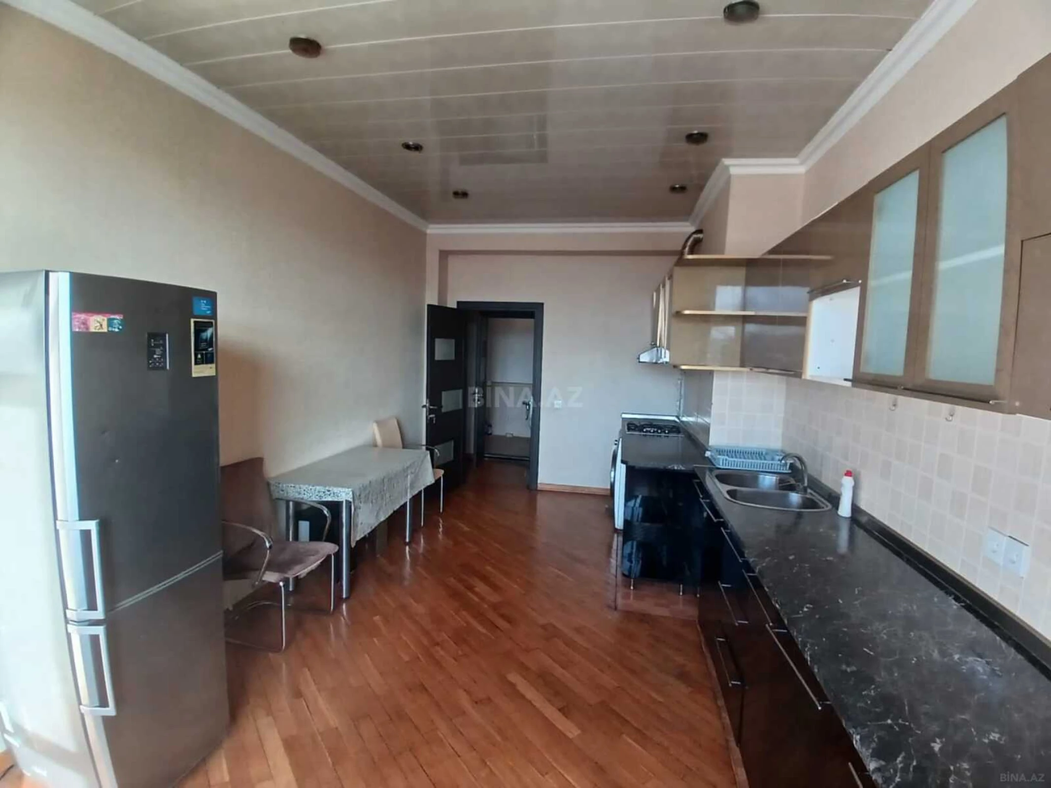 Kirayə verilir 3 otaqlı mənzil 135 m²