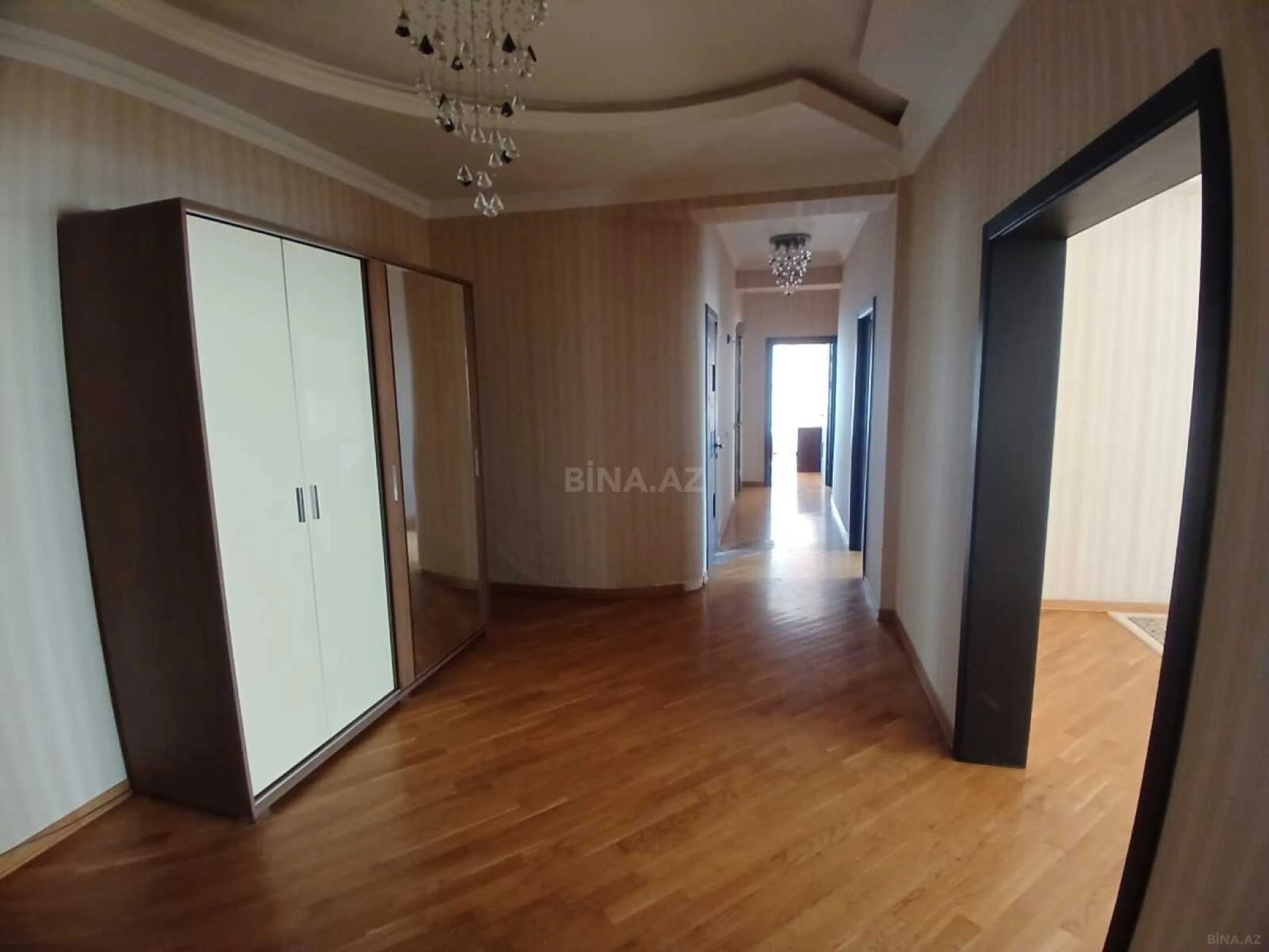Kirayə verilir 3 otaqlı mənzil 135 m²