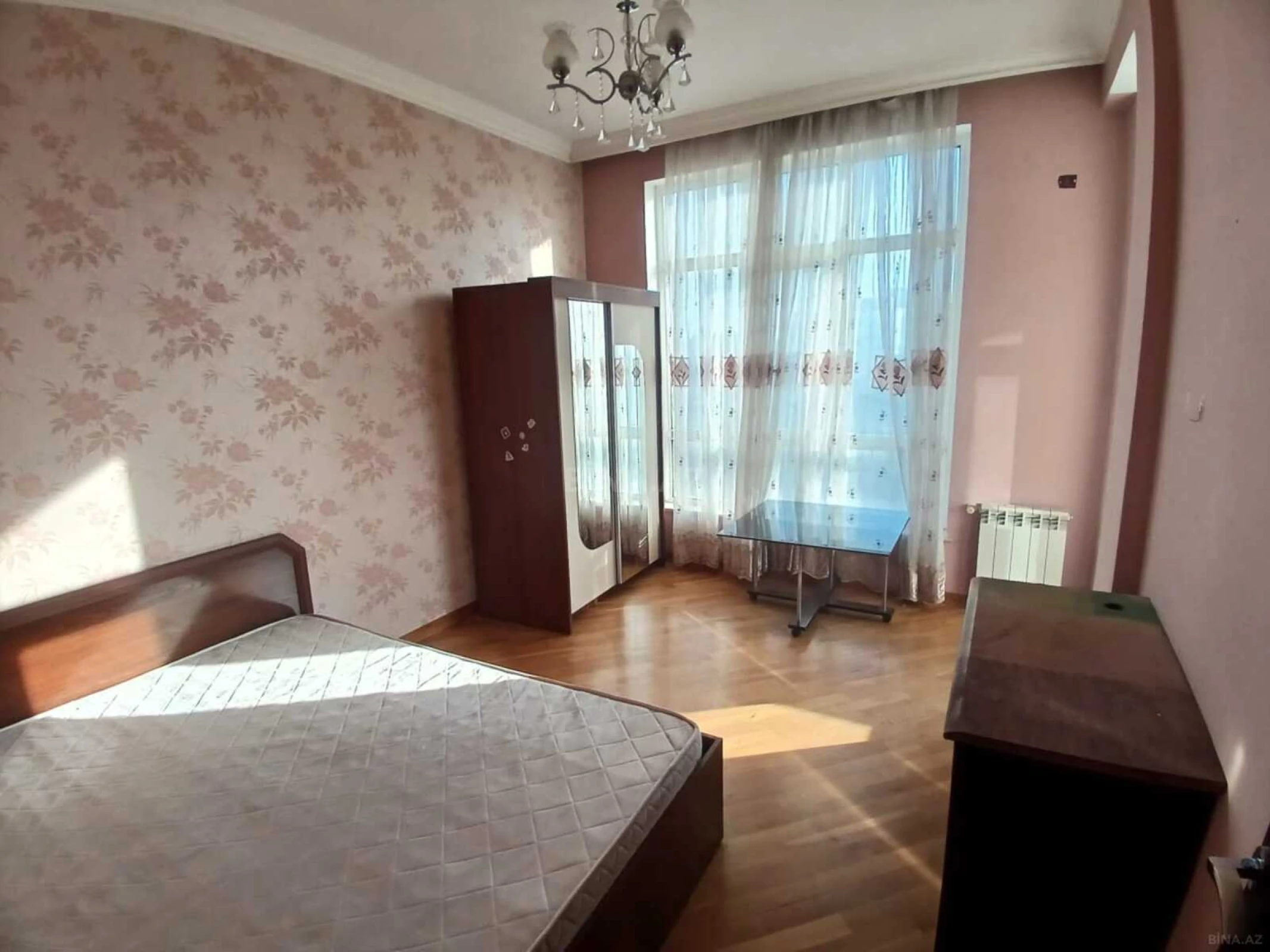 Kirayə verilir 3 otaqlı mənzil 135 m²