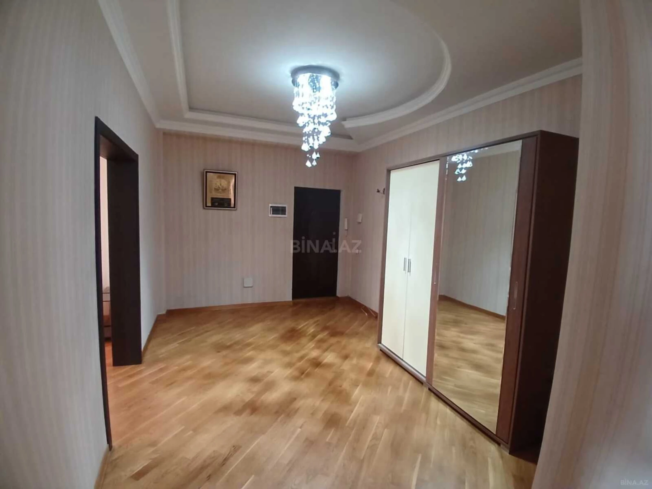 Kirayə verilir 3 otaqlı mənzil 135 m²