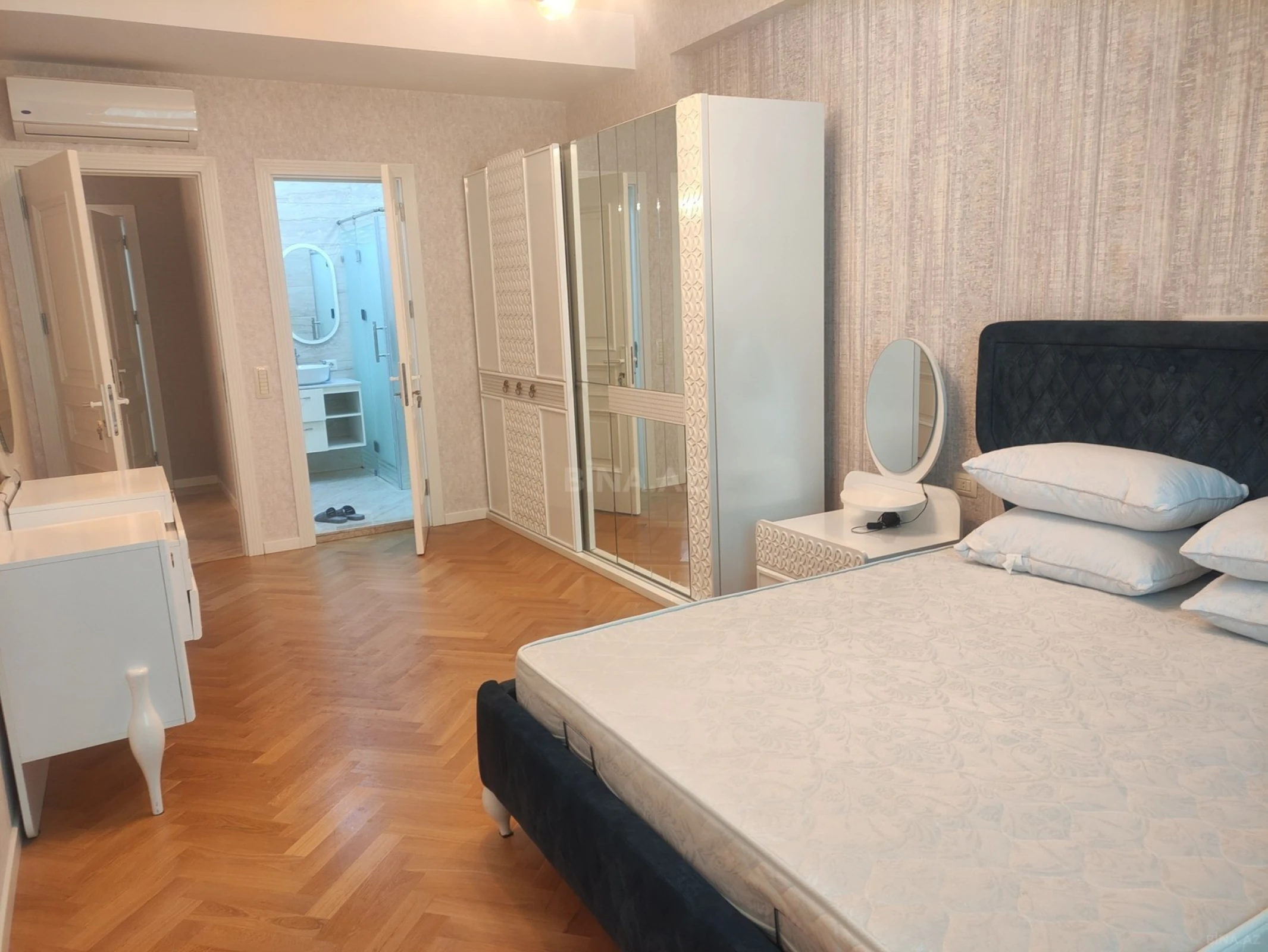 Kirayə verilir 3 otaqlı mənzil 130 m²