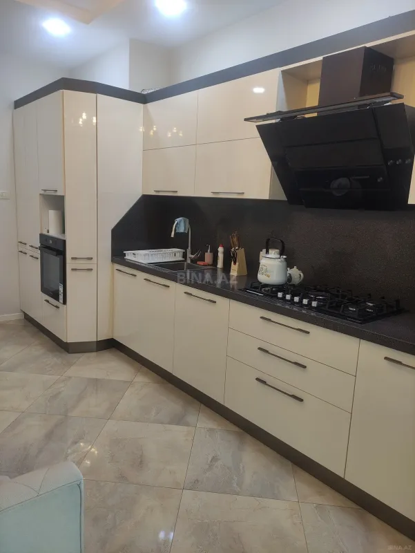 Kirayə verilir 3 otaqlı mənzil 130 m²