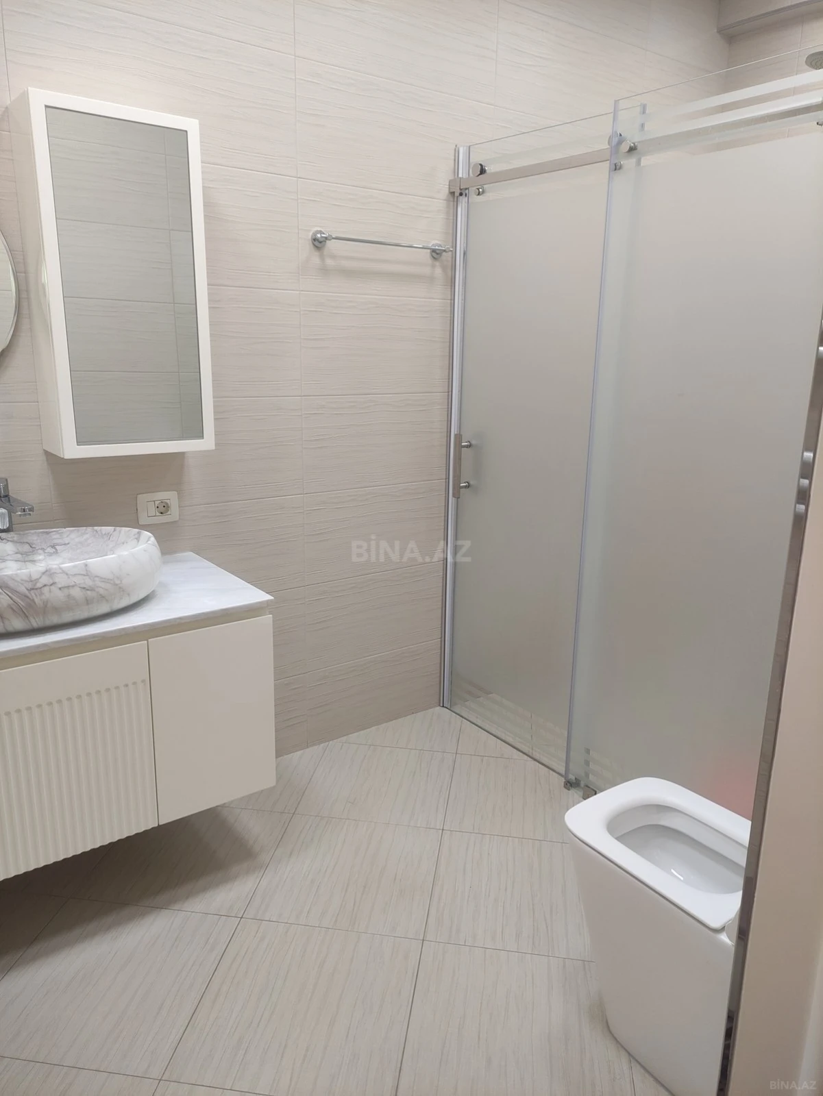Kirayə verilir 3 otaqlı mənzil 130 m²