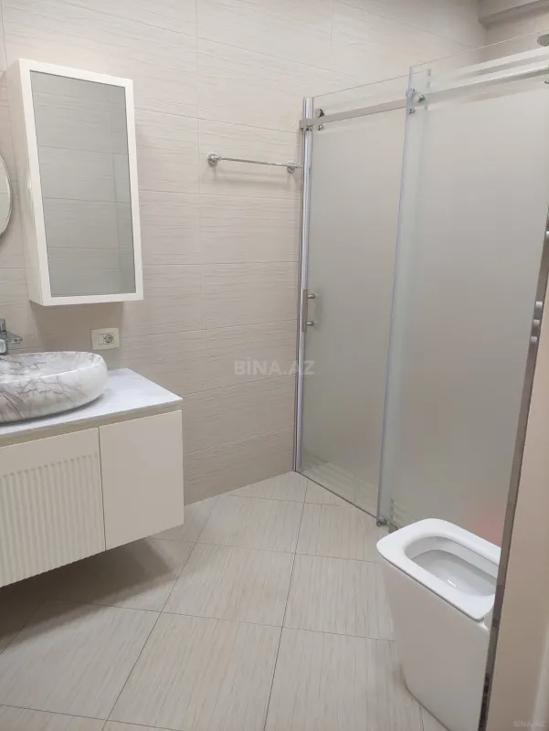 Kirayə verilir 3 otaqlı mənzil 130 m²