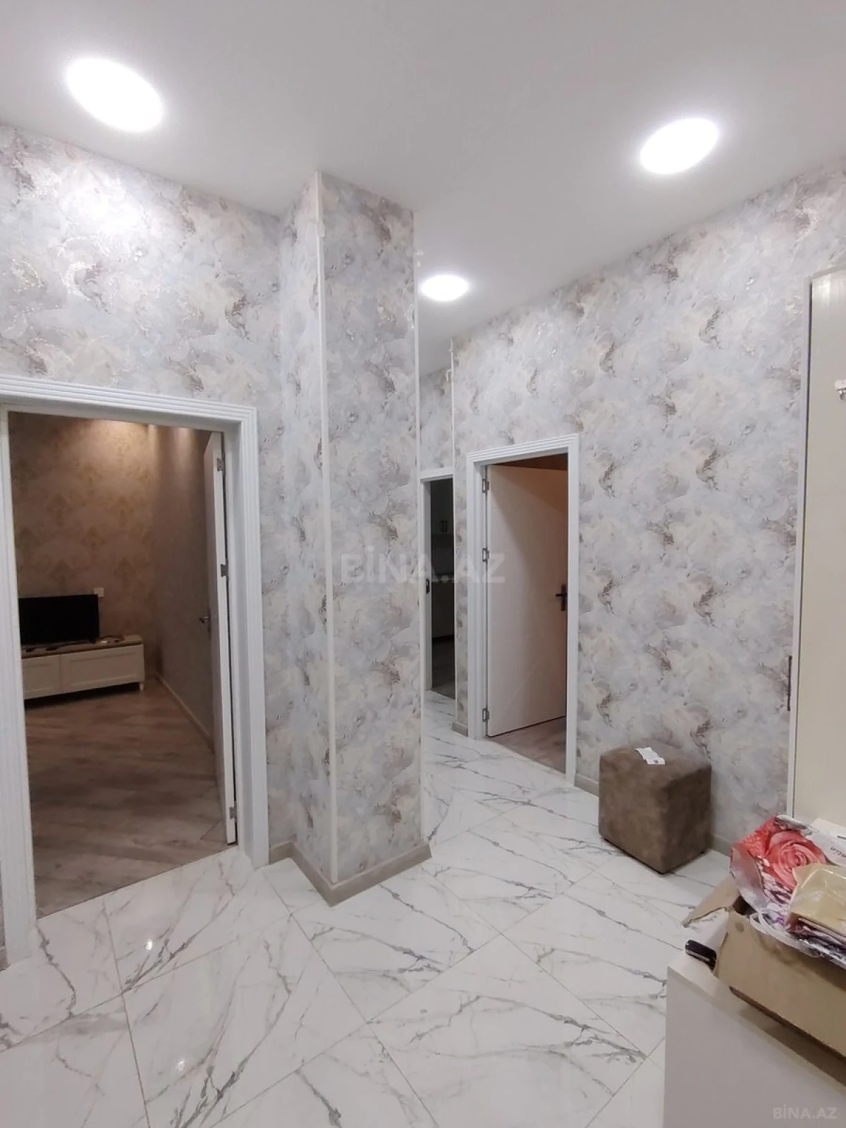 Kirayə verilir 2 otaqlı mənzil 76 m²