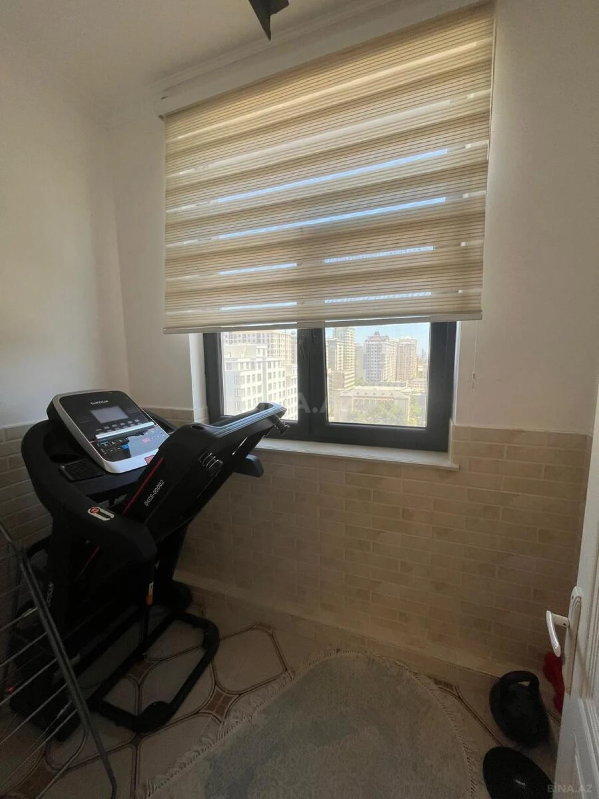 Satılır 4 otaqlı mənzil 150 m²