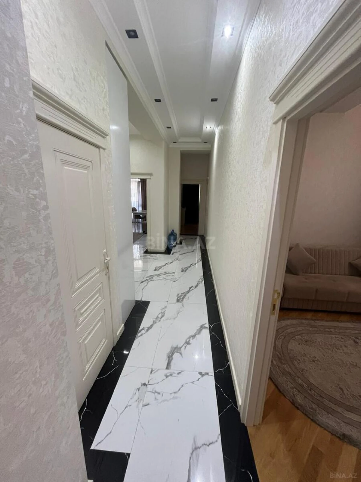 Satılır 4 otaqlı mənzil 150 m²