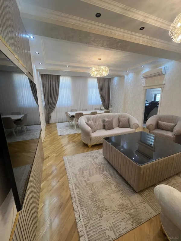 Satılır 4 otaqlı mənzil 150 m²