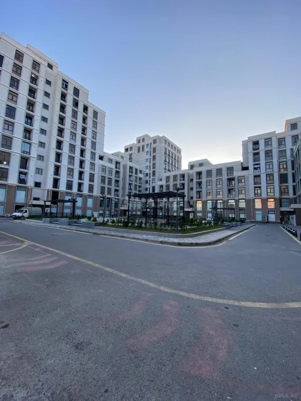 Satılır 4 otaqlı mənzil 150 m²