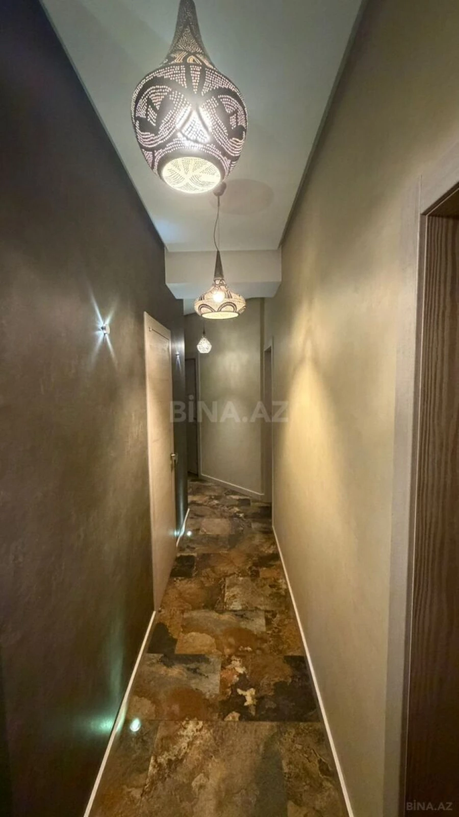 Satılır 3 otaqlı mənzil 140 m²