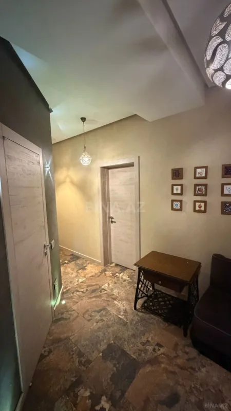 Satılır 3 otaqlı mənzil 140 m²