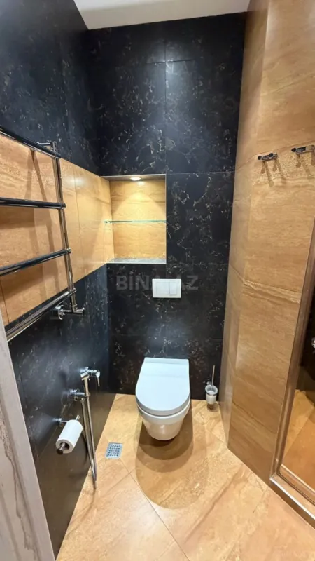 Satılır 3 otaqlı mənzil 140 m²
