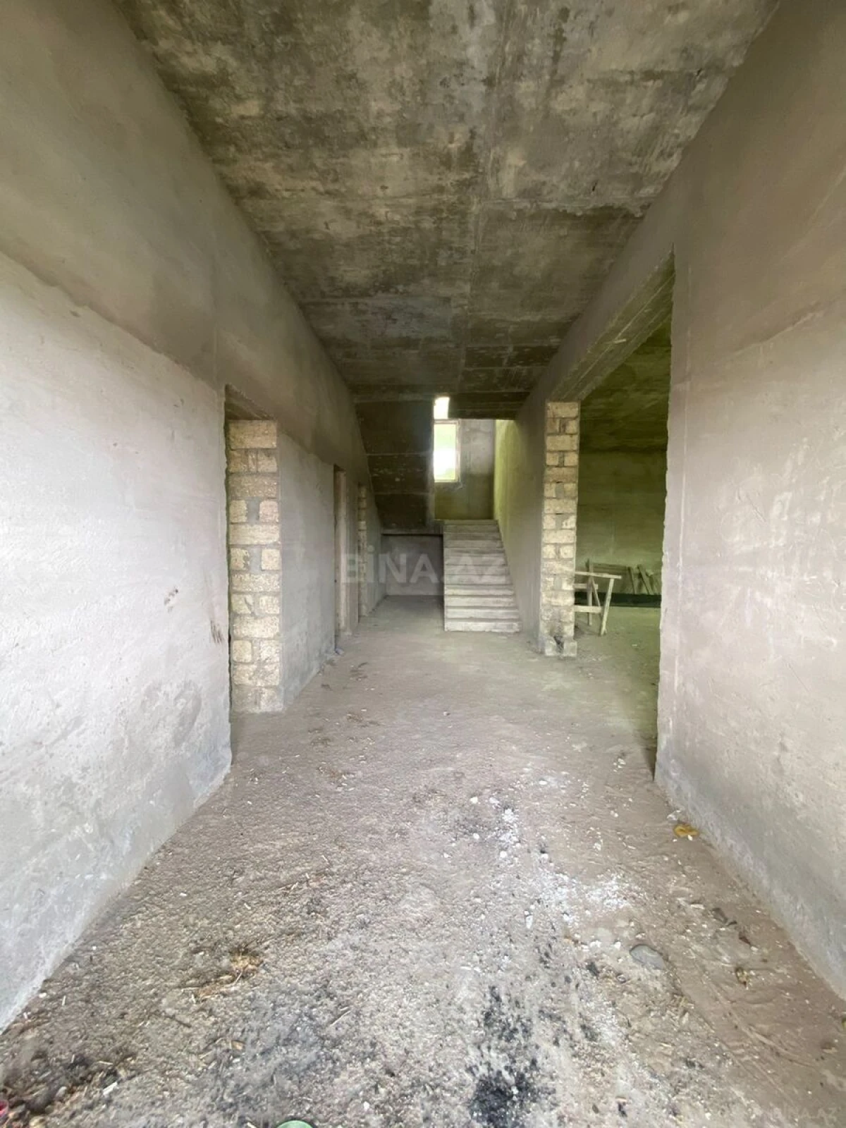 Satılır 6 otaqlı həyət evi 400 m²